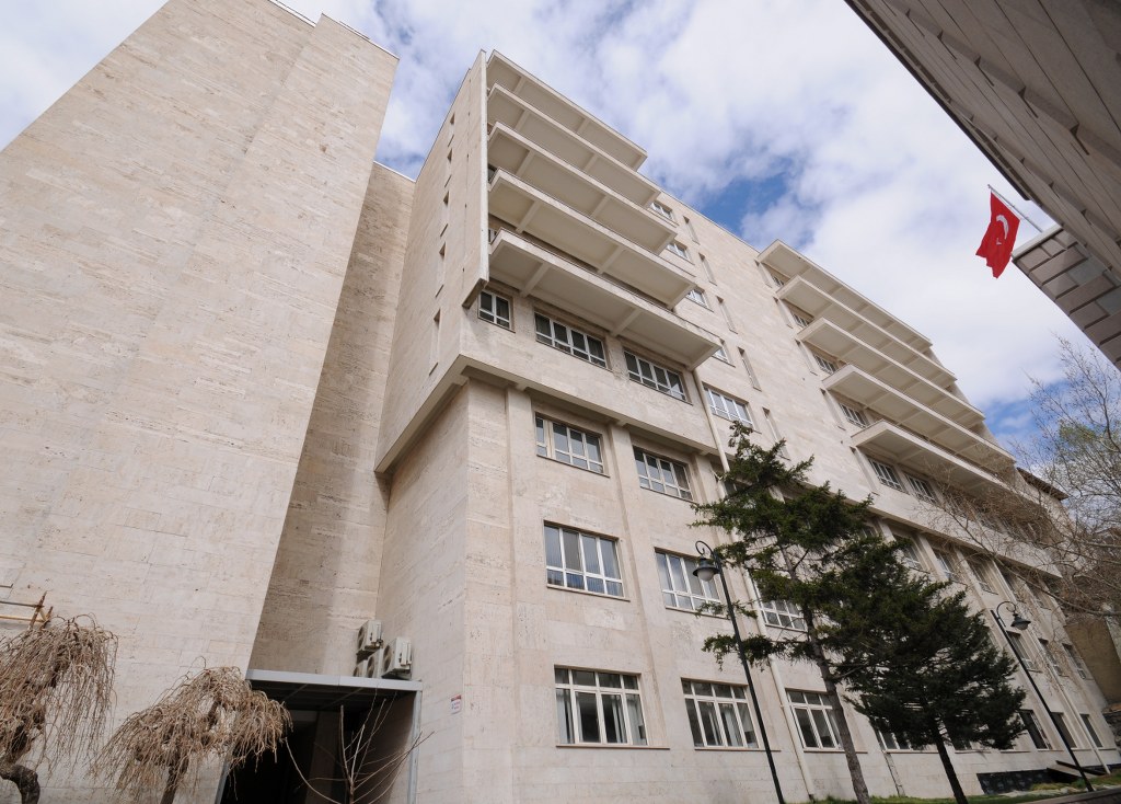Hacettepe Üniversitesi Morfoloji Binası Dış Cephe Onarımı Hacettepe Üniversitesi Morfoloji Binası Dış Cephe Onarımı